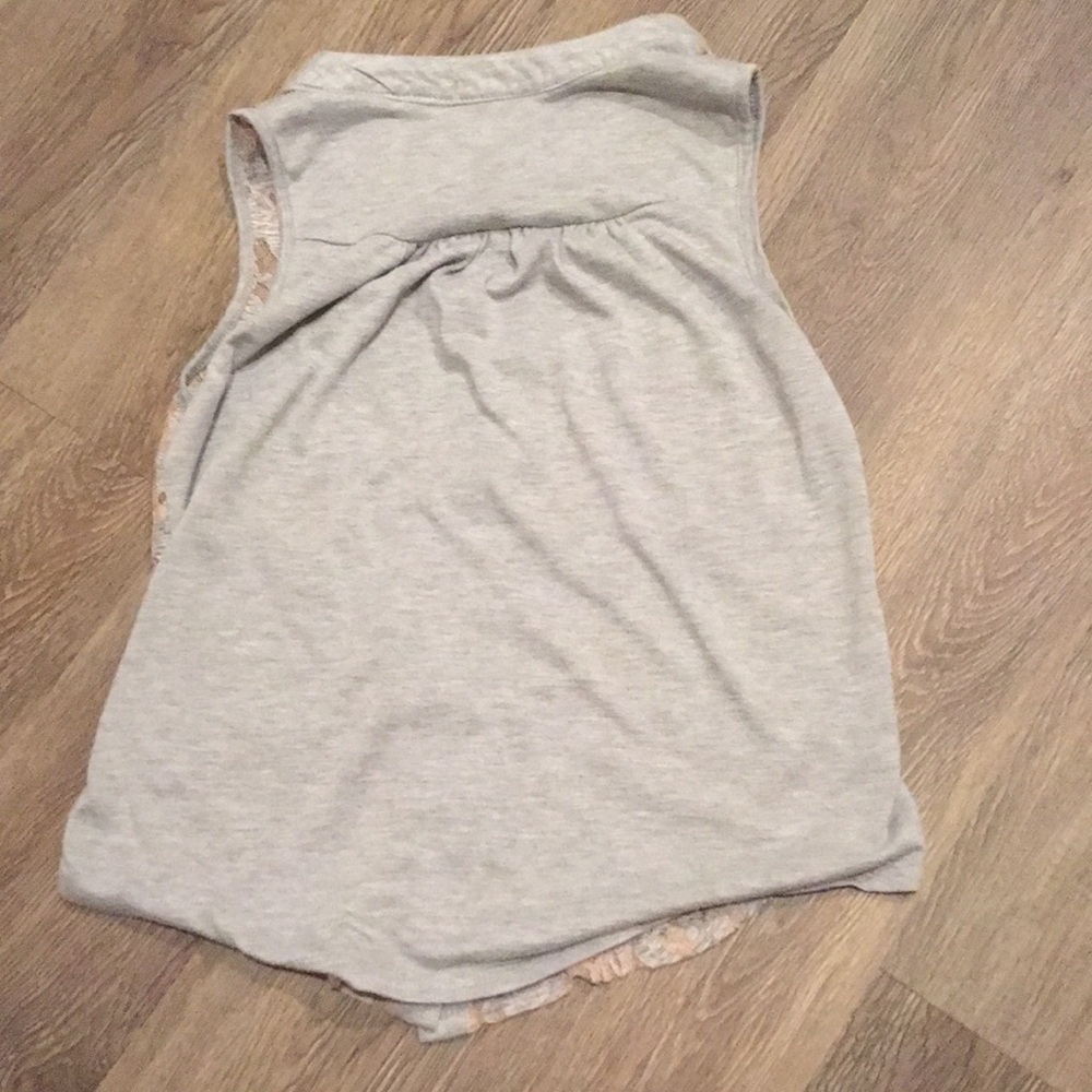 Two extra small tops - Picture 4 of 4